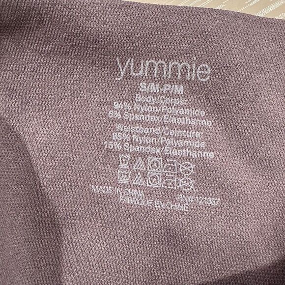 Yummie Plum tummy control leggings Size s/m - Picture 5 of 5